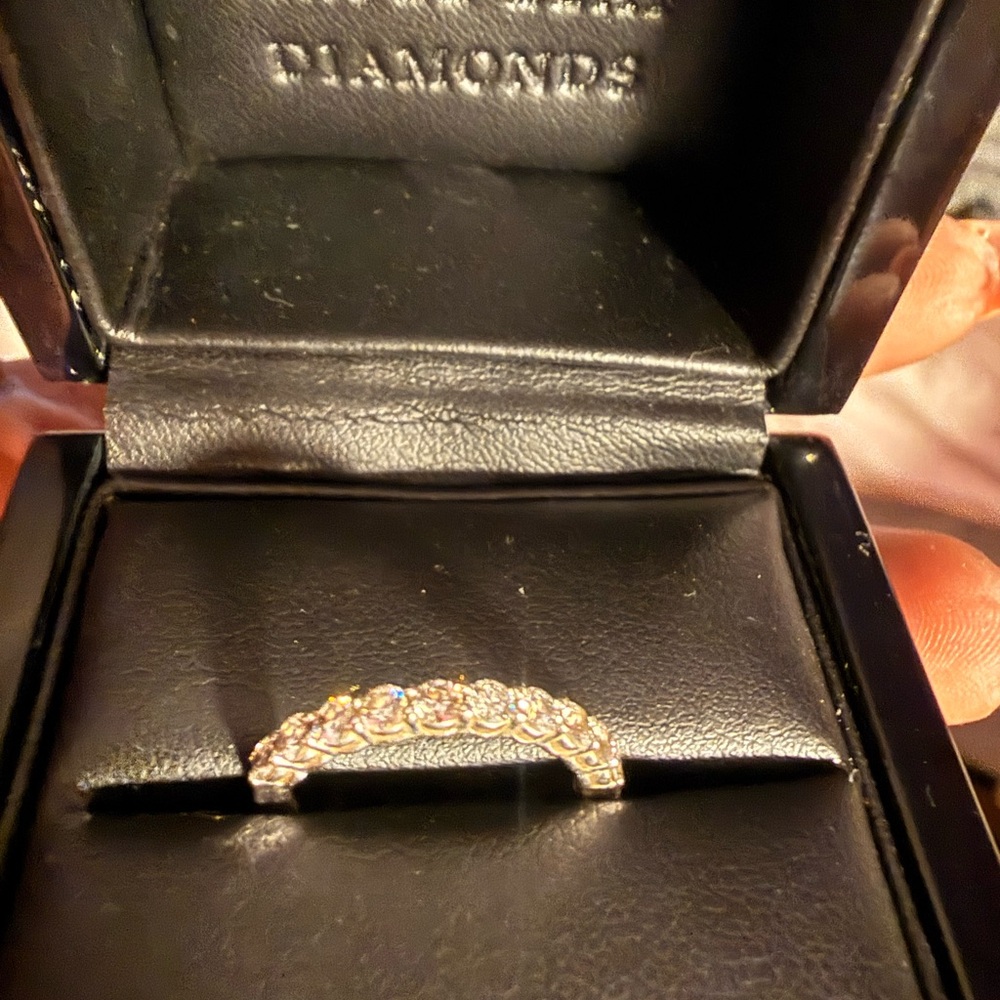 Stunning Silver Diamond Women's Ring